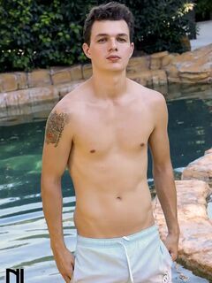 جوش ريفرز - Josh Rivers